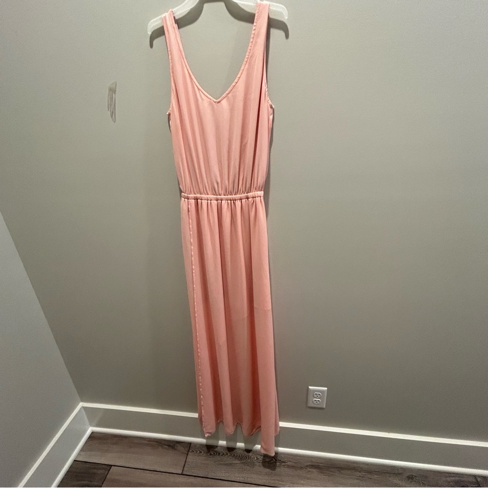 Elegant floor length formal dress Size Small Light peach color. Comfortable fit